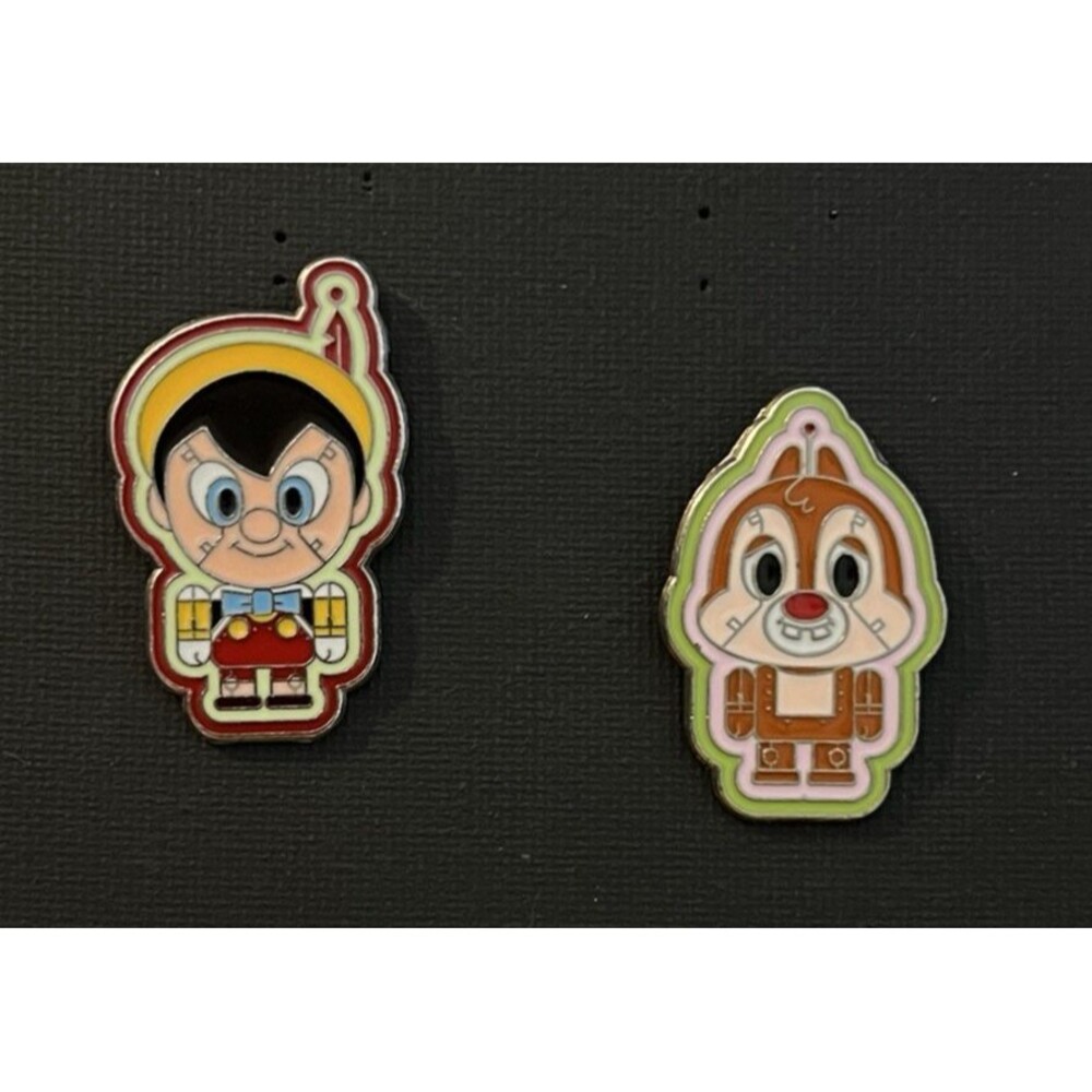 HKDL 2016 Lot of 2 Booster Trading Pins Toy Factory Robots Pinocchio & Dale